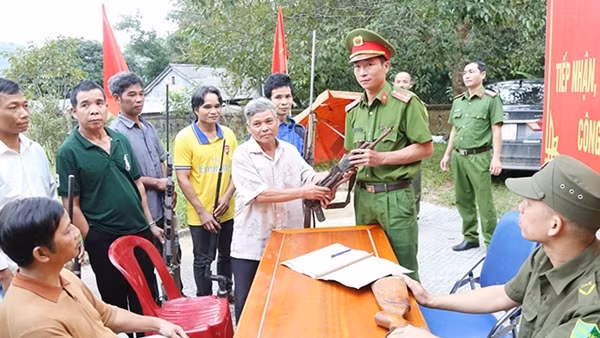 Cách làm hay trong vận động người dân giao nộp vũ khí, vật liệu nổ