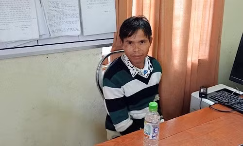 Bắt kẻ dùng búa sát hại vợ lúc đang ngủ -0