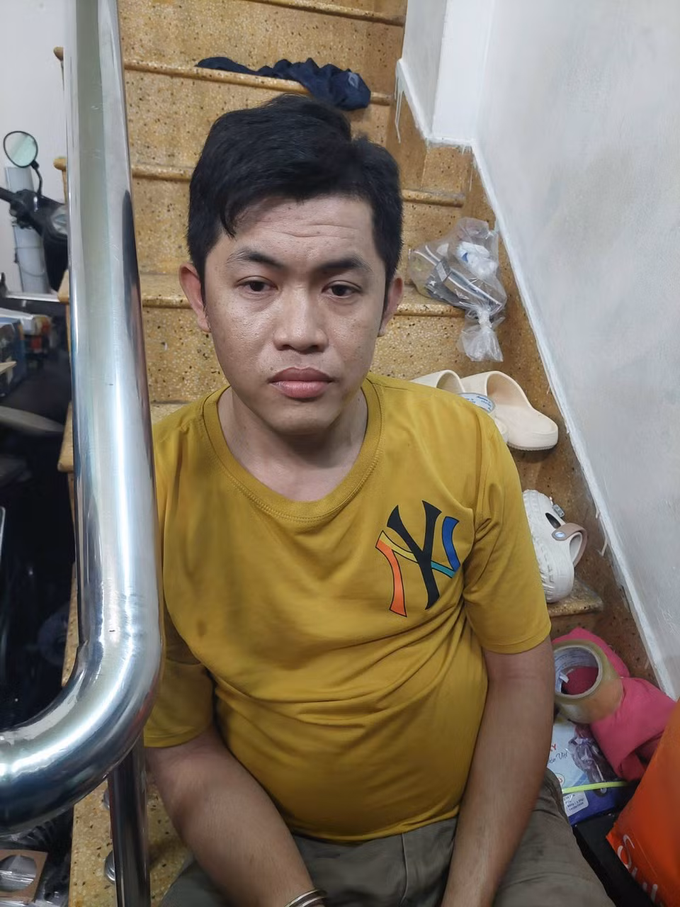 Xóa tụ điểm ma túy tại quán cà phê, thu 1 khẩu súng -0
