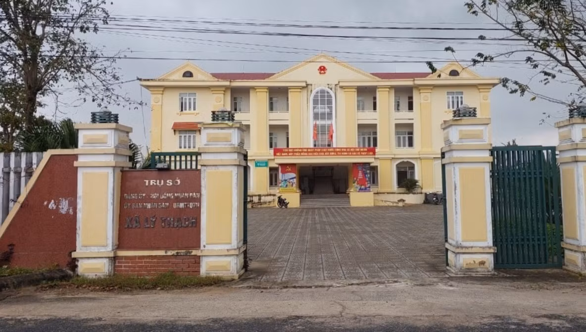 Chủ tịch xã bị cách chức vì liên quan đến sai phạm đất đai -0