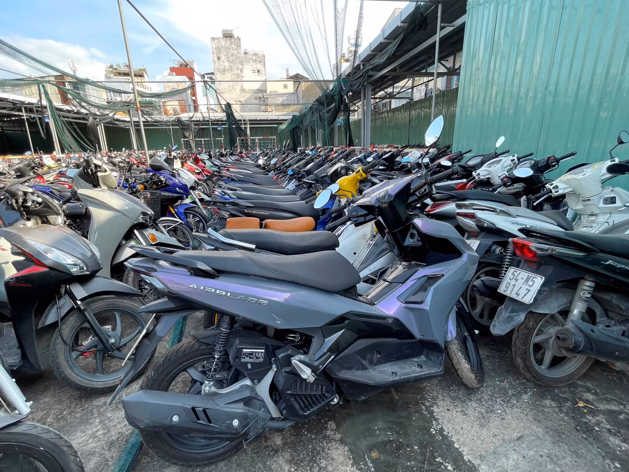 Từ vụ cướp tài sản, phát hiện gần 200 xe máy tang vật trong nhiều vụ án -1