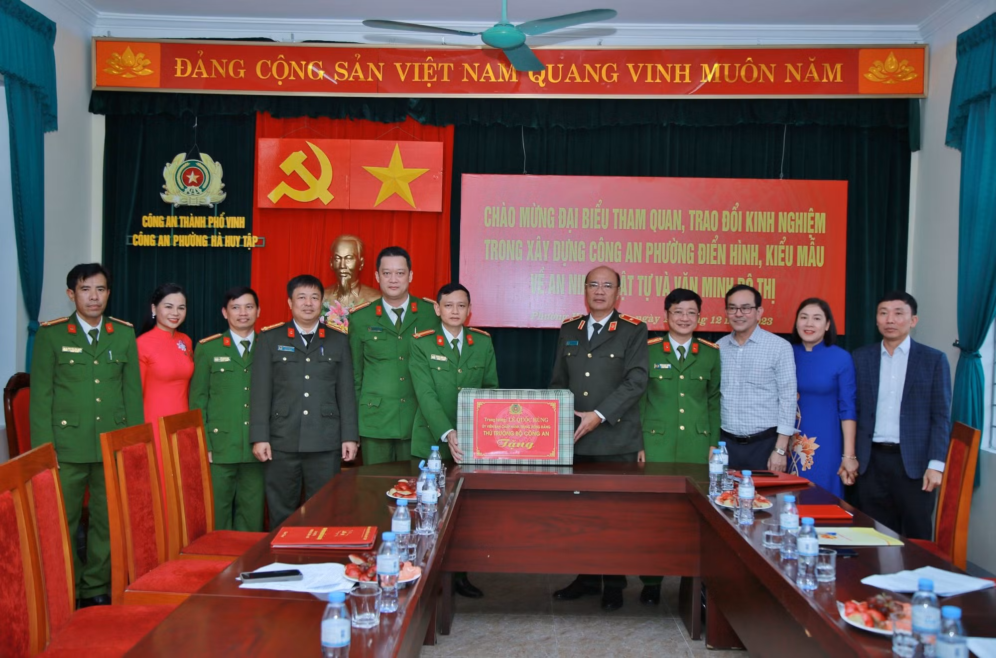 Tham quan mô hình Công an phường điển hình, kiểu mẫu về an ninh, trật tự và văn minh đô thị tại Nghệ An -0