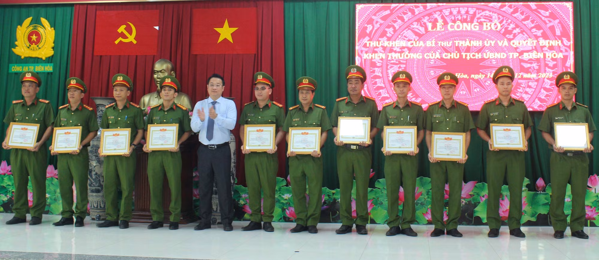 Được khen thưởng đột xuất vì liên tiếp khám phá nhanh các vụ trộm cắp, cướp giật -0