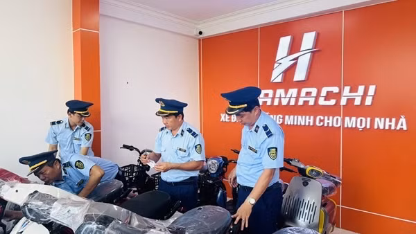 Kiểm tra chuỗi kinh doanh xe đạp điện của Công ty Hamachi, phát hiện hàng trăm xe vi phạm
