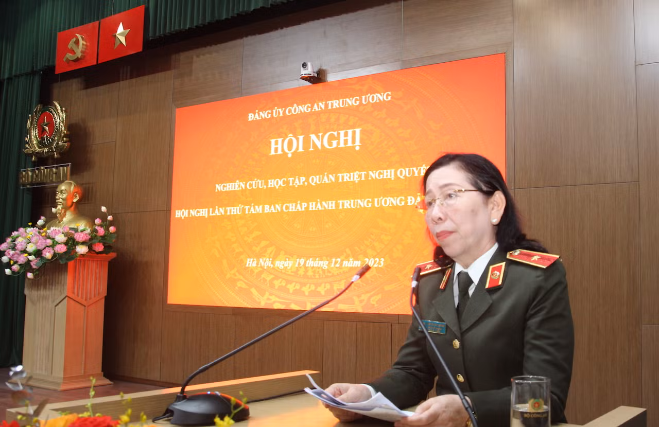 Học tập, quán triệt Nghị quyết Hội nghị Trung ương 8 trong Đảng uỷ Công an Trung ương -1