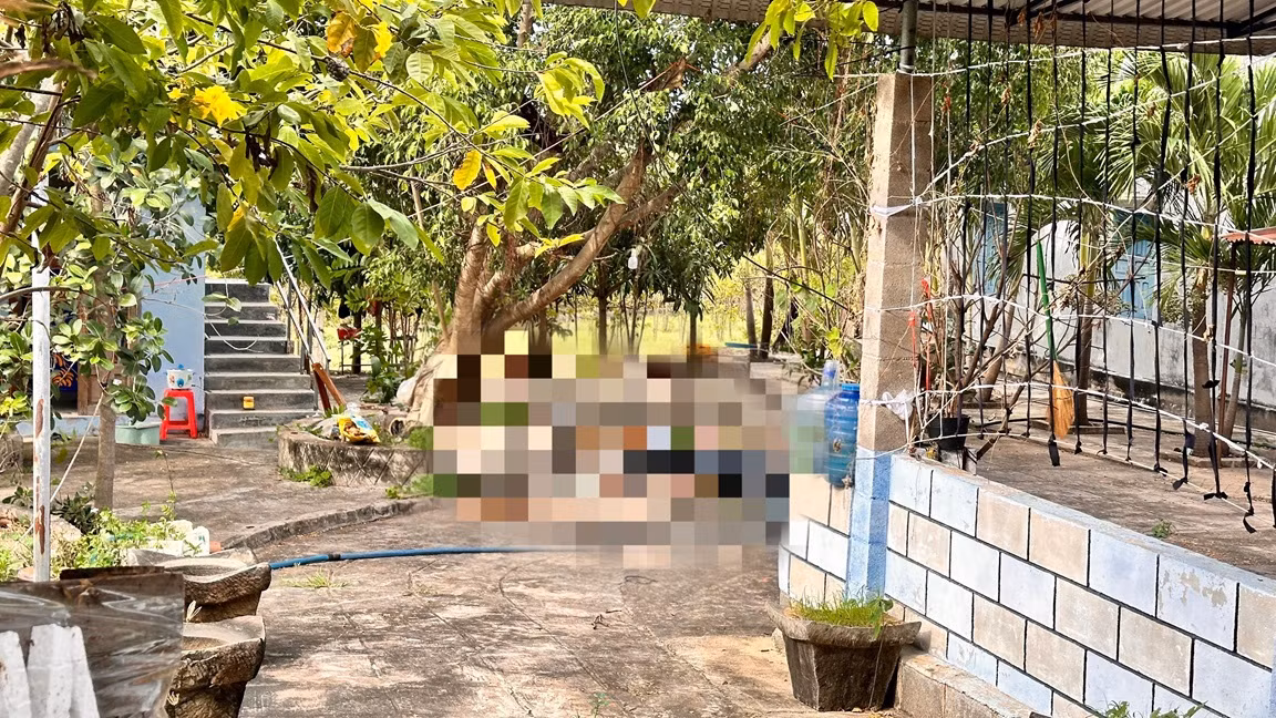 Điều tra vụ nam thanh niên tử vong tại sân nhà -0