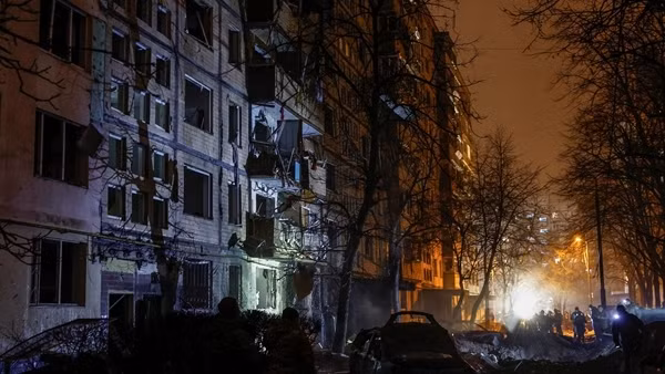 Kiev hứng hàng loạt tên lửa, hơn 50 người bị thương