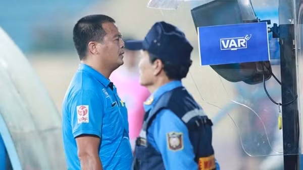 VAR đã hỗ trợ trọng tài ở V.League ra sao?