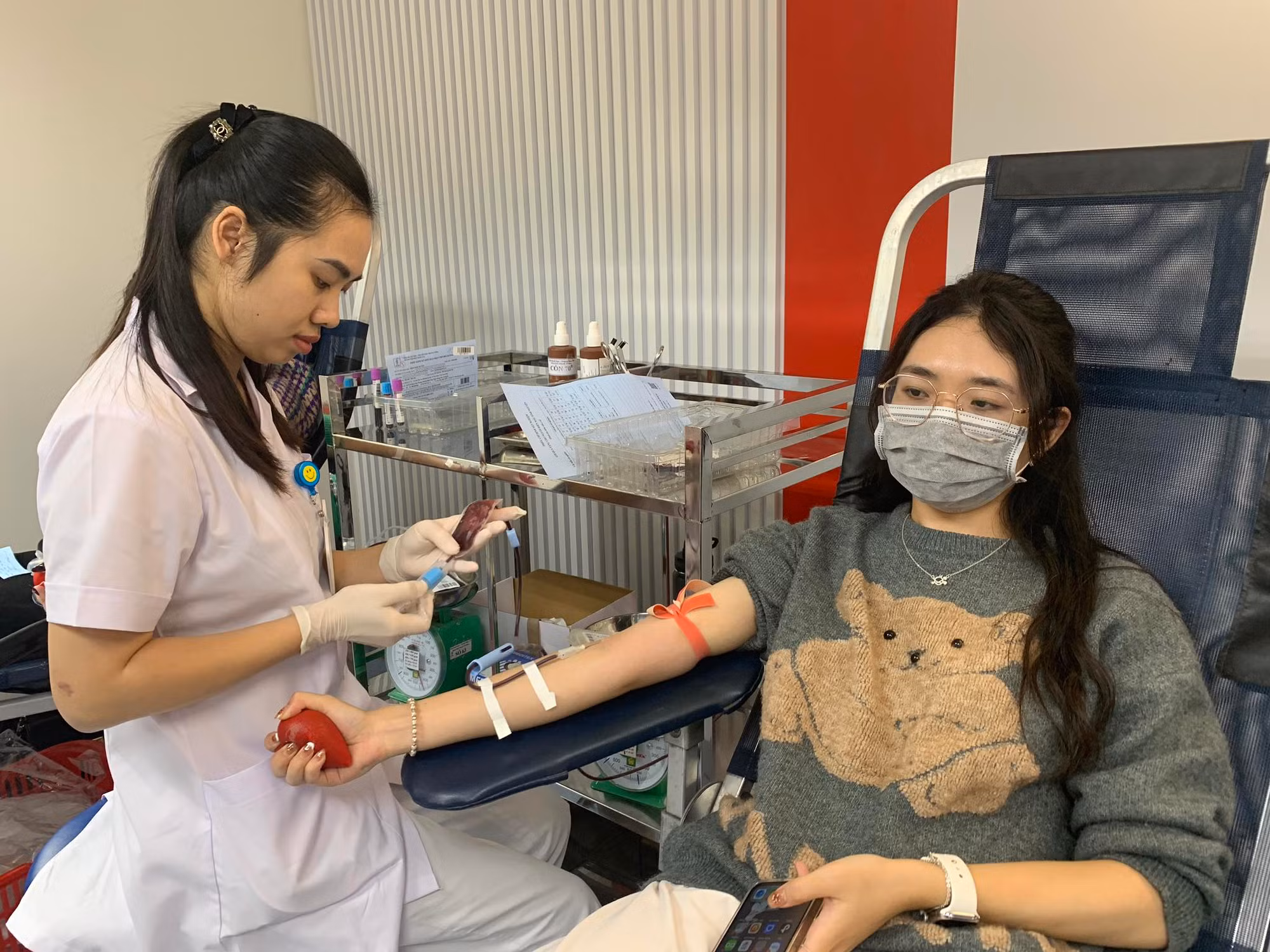 Tôn vinh những người hiến máu hoà hợp -0