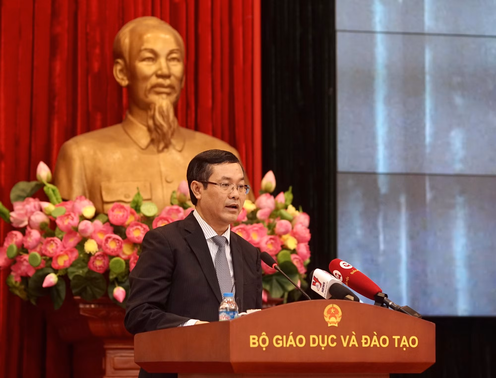 Giáo dục đã đổi mới căn bản nhưng còn nhiều khó khăn phía trước -0