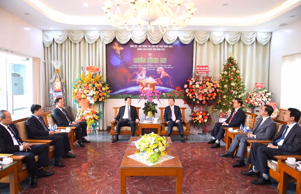 Lãnh đạo Bộ Công an chúc mừng các chức sắc, bà con Giáo dân, Tin lành nhân dịp Lễ Giáng sinh 2023 -0