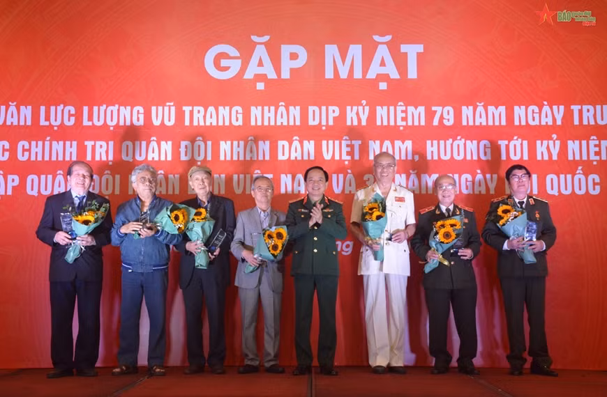 Làm gì để có tác phẩm hay về đề tài lực lượng vũ trang? -0