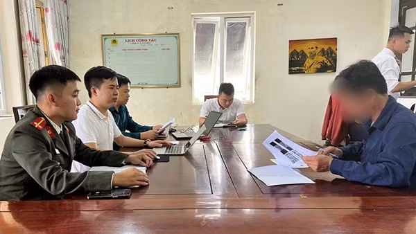 Triệu tập 11 đối tượng có hành vi cản trở, xuyên tạc về chủ trương khai thác mỏ cát
