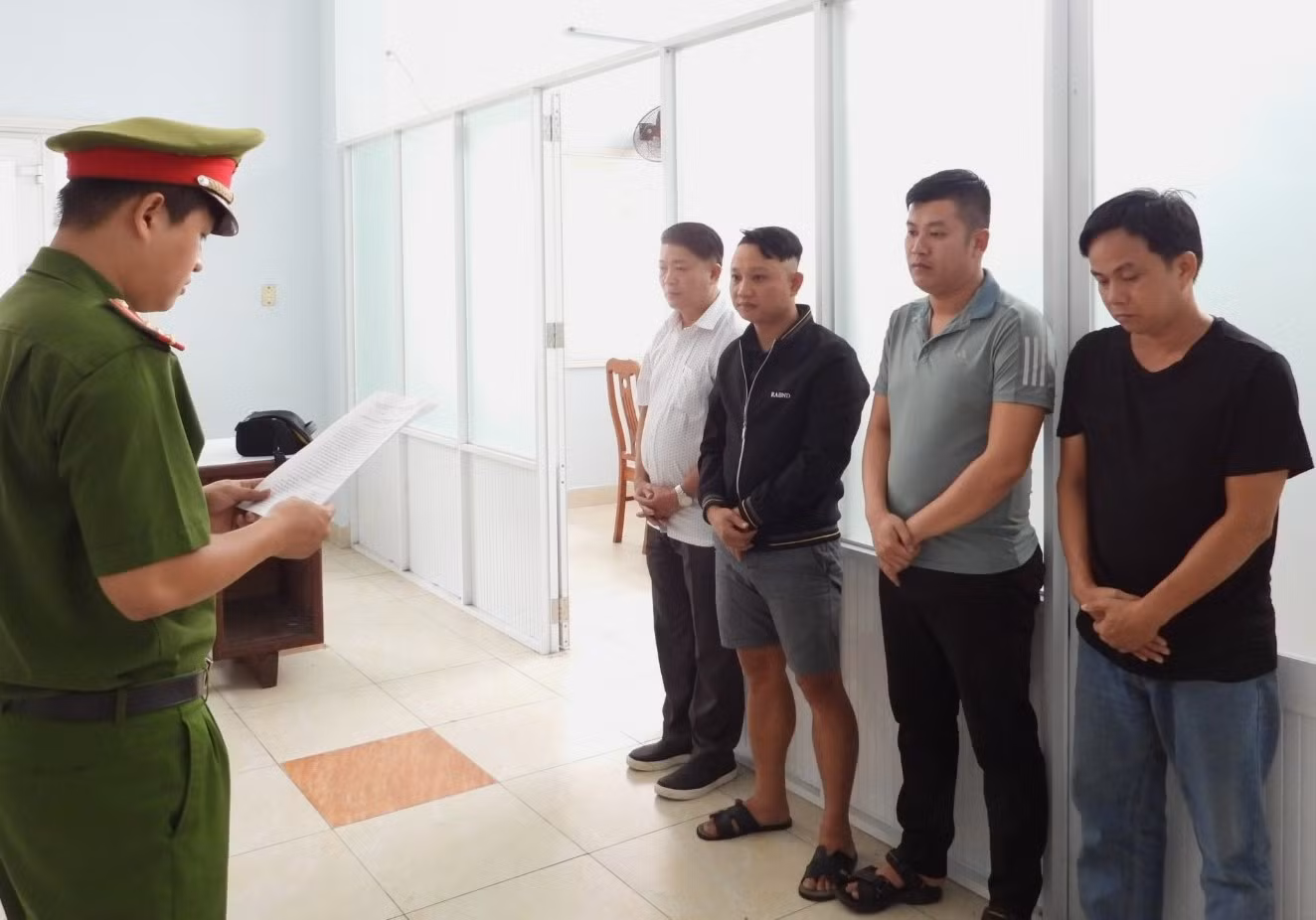 Phá đường dây cá độ bóng đá hơn 50 tỷ đồng -0