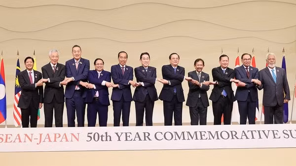 Thủ tướng Phạm Minh Chính dự Hội nghị cấp cao kỷ niệm 50 năm quan hệ ASEAN-Nhật Bản