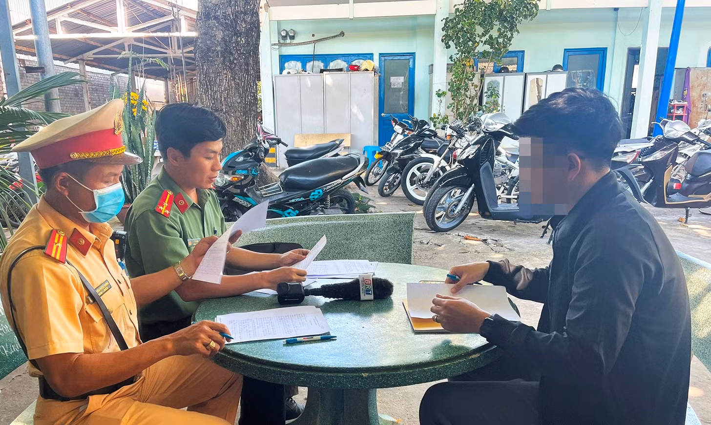 Kiểm tra nồng độ cồn, phát hiện 3 đối tượng dương tính ma túy -0