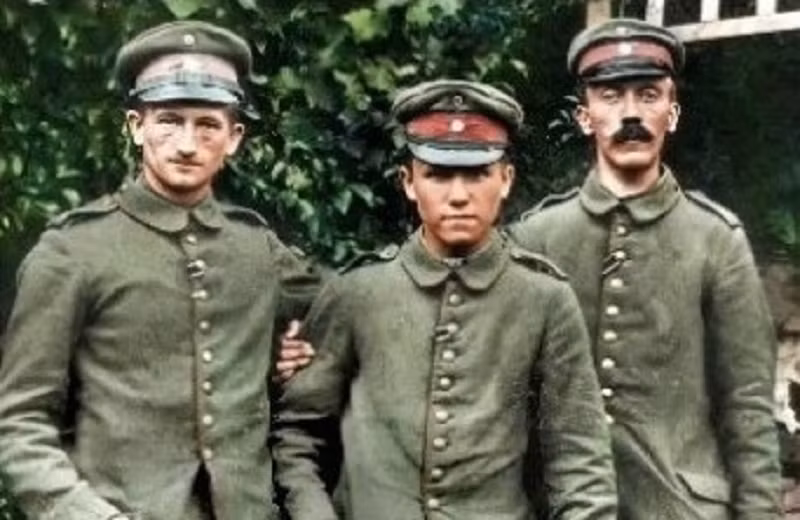 Adolf Hitler và những đam mê thời trẻ -0
