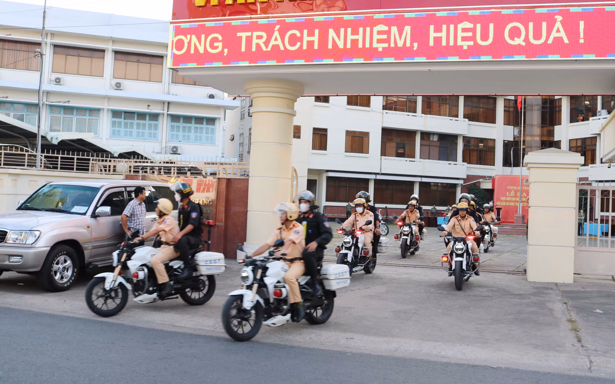 Ra quân thực hiện cao điểm trấn áp tội phạm dịp Tết Nguyên đán Giáp Thìn 2024 -1