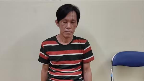Ghen tuông, chồng đâm chết vợ và tình địch