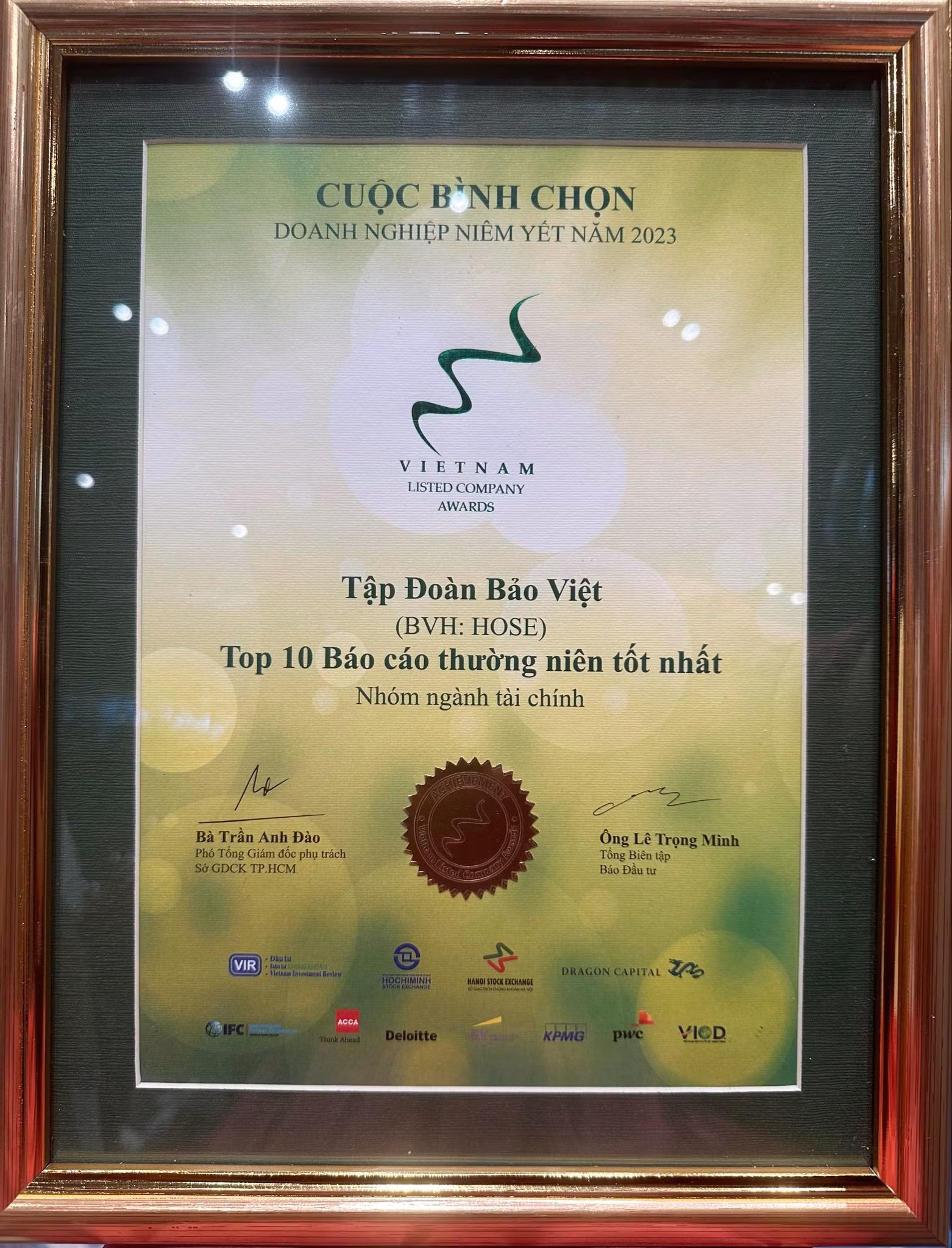 Bảo Việt (BVH): Dẫn đầu tại cuộc bình chọn Doanh nghiệp niêm yết 2023 -0