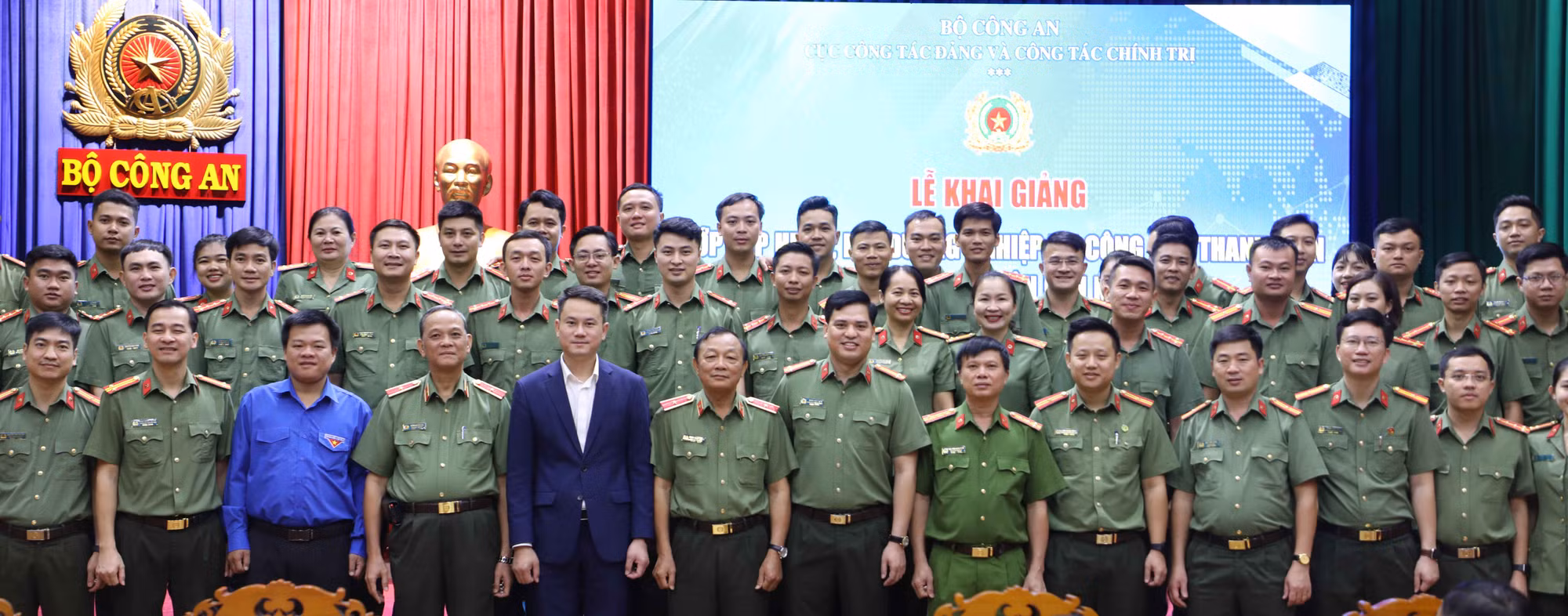 Bồi dưỡng 8 chuyên đề trọng tâm về công tác thanh niên cho lãnh đạo làm công tác đảng, công tác chính trị và cán bộ Đoàn trong CAND -0