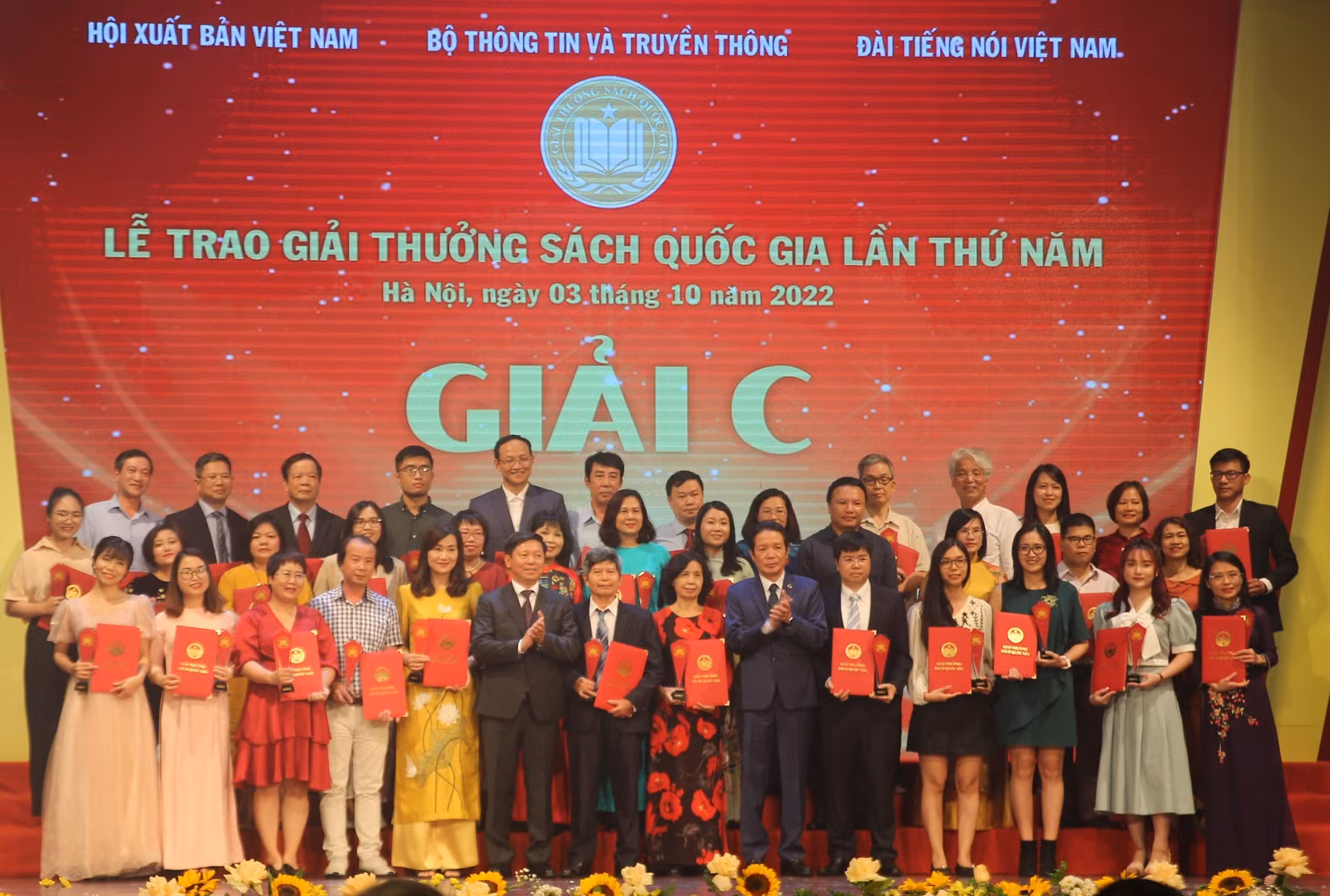 Vinh danh 26 tác phẩm xuất sắc đoạt Giải thưởng sách quốc gia năm 2022 -0