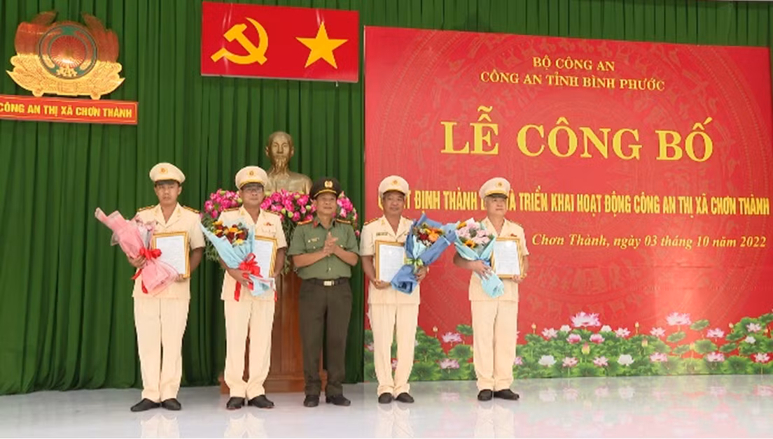 Thành lập Công an thị xã Chơn Thành -0