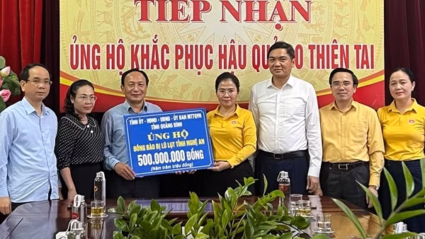 Quảng Bình hỗ trợ Nghệ An, Hà Tĩnh 800 triệu đồng khắc phục lũ lụt