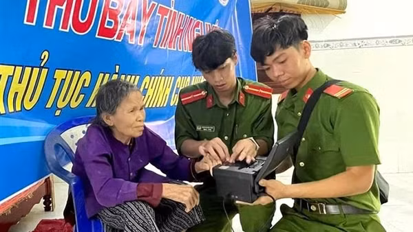 Công an tỉnh Gia Lai tích cực chuẩn bị các điều kiện bỏ sổ hộ khẩu giấy