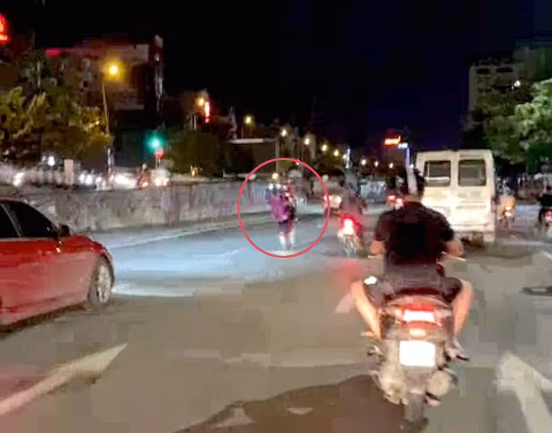 Tóm gọn nhiều thanh niên choai điểu khiển xe mô tô lạng lách, tàng trữ ma tuý -0