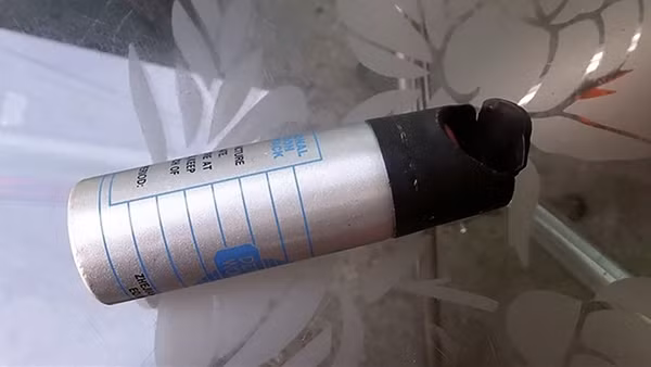 Hai tên cướp nhí chuyên dùng bình xịt hơi cay và dao nhọn gây án