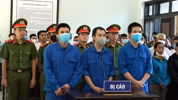 Nhóm thợ hút hầm cầu "chia" nhau 37 năm tù vì tội giết người
