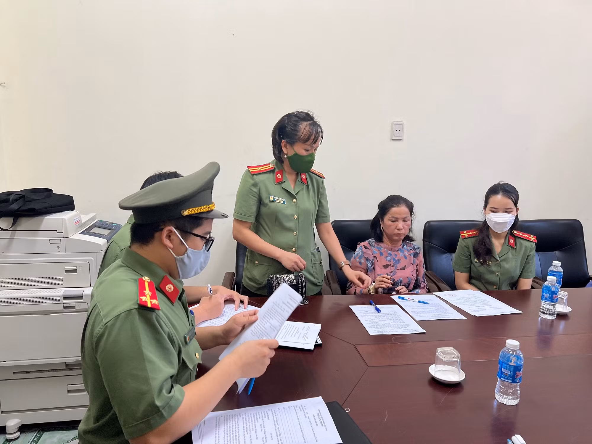 thuỵ.jpg -0