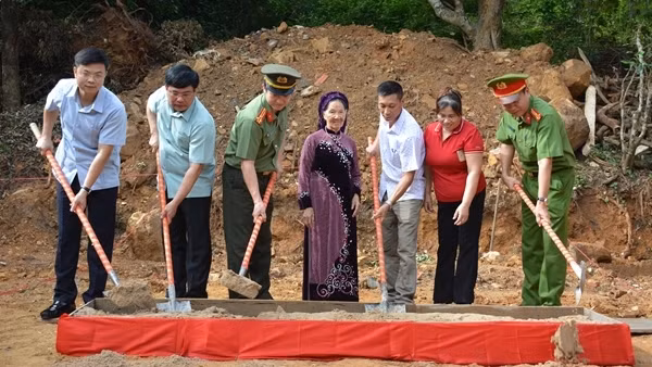 Hỗ trợ xây nhà tình nghĩa cho thân nhân liệt sĩ CAND