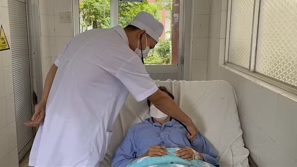 Hai lần cứu sống bệnh nhân sốt xuất huyết biến chứng nguy kịch