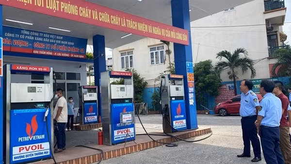 Kiểm tra, giám sát toàn bộ hệ thống thương nhân kinh doanh xăng dầu