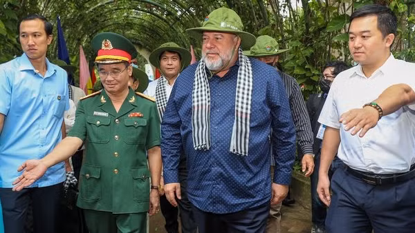 Thủ tướng Cuba thăm Địa đạo Củ Chi