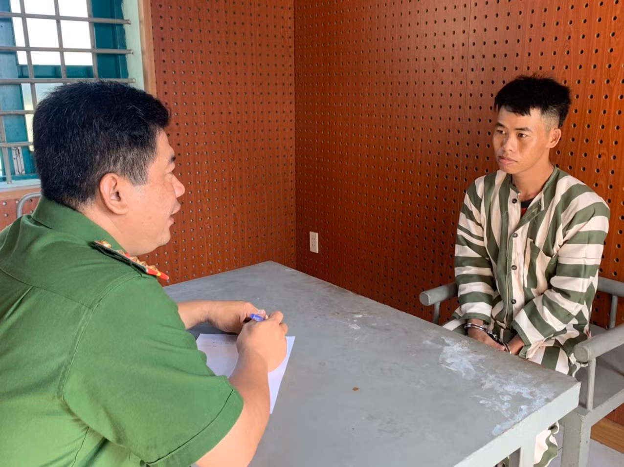 Trộm ô tô chứa đầy bia của công ty cũ mang đi bán -0