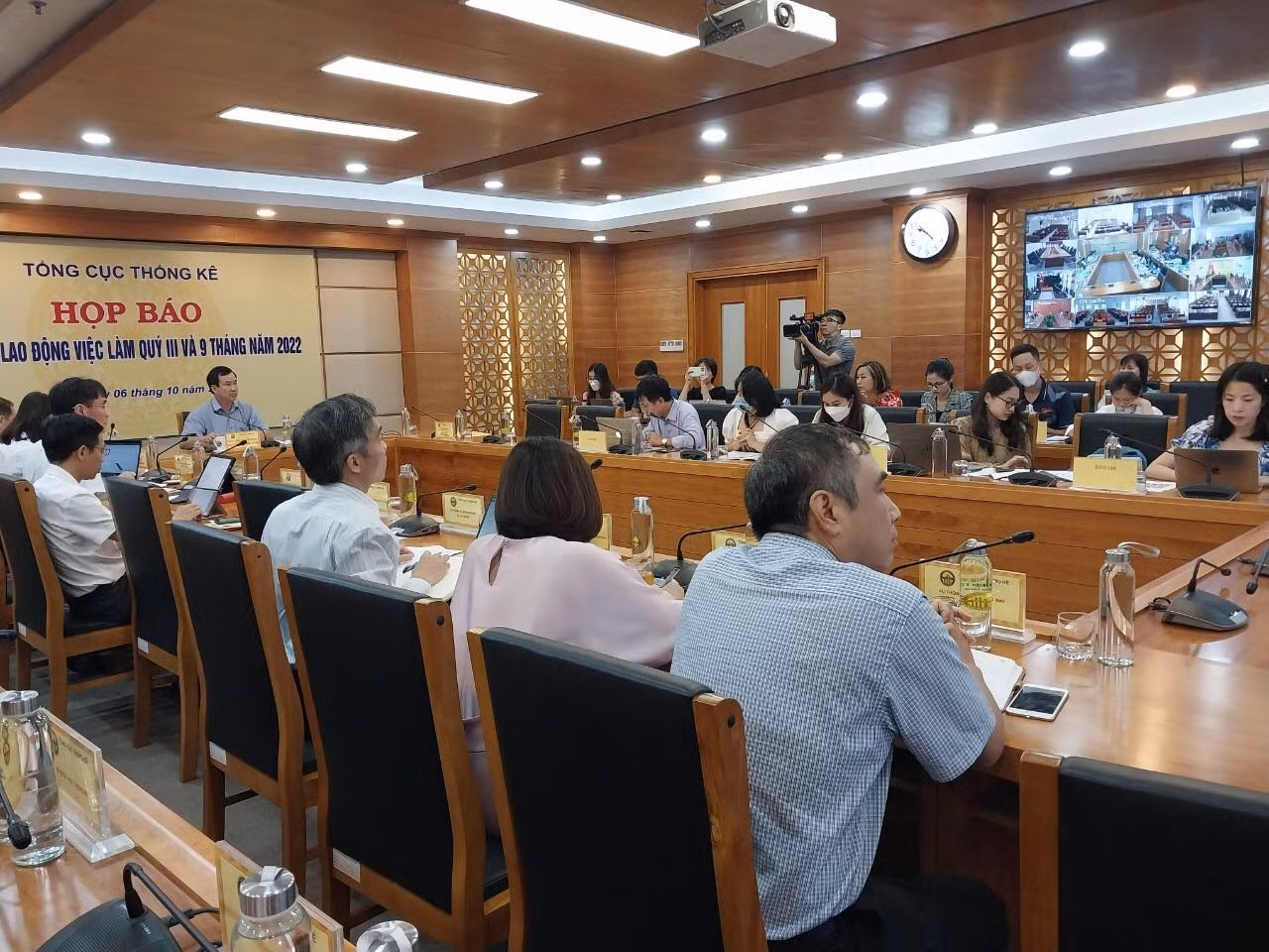  Thị trường lao động tiếp tục duy trì đà phục hồi -0