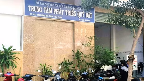 Cách chức Giám đốc Trung tâm Phát triển Quỹ đất tỉnh Khánh Hòa