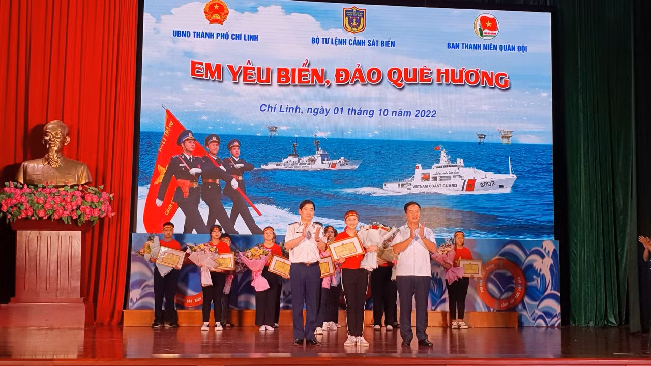 Hun đúc tình yêu đất nước qua cuộc thi “Em yêu biển đảo quê hương” -0