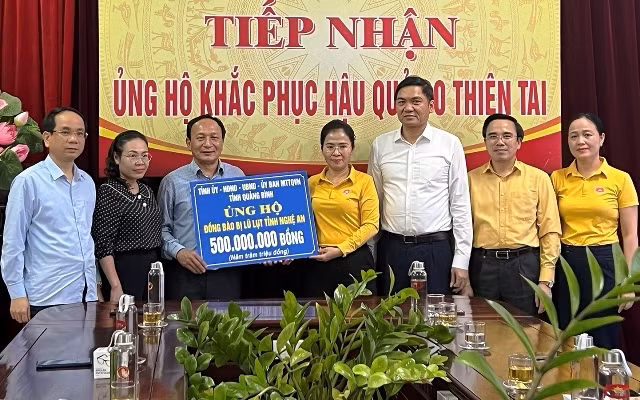 Hỗ trợ Nghệ An, Hà Tĩnh 800 triệu đồng khắc phục lũ lụt -0