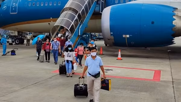 Máy bay của Vietnam Airlines quay đầu để cấp cứu hành khách