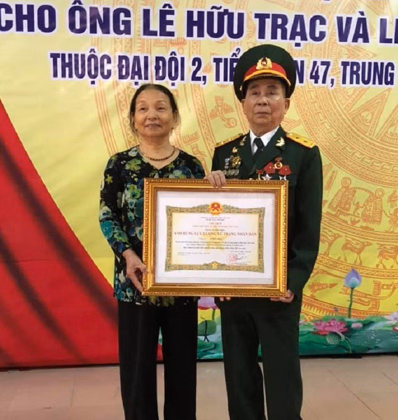 vo chong.jpg -0