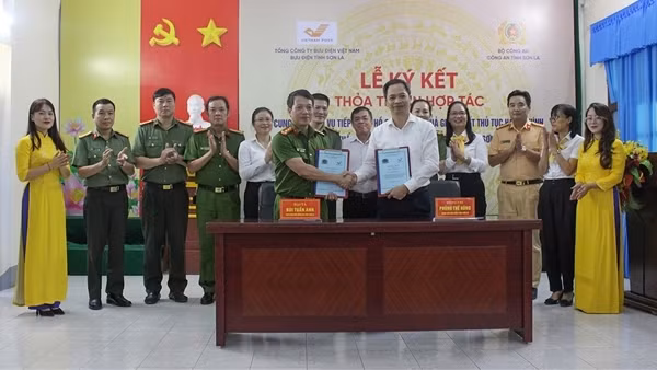 Công an Sơn La " bắt tay" bưu điện tỉnh giải quyết việc cho dân
