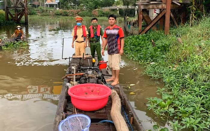 Cần bảo vệ nguồn lợi thủy sản trong mùa nước nổi -0