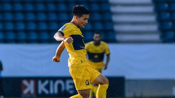 Quang Hải và thách thức mới ở Pau FC