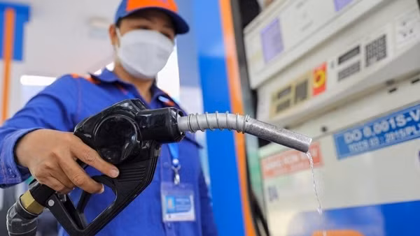 Tăng mức chi phí vận chuyển xăng dầu từ 11/10