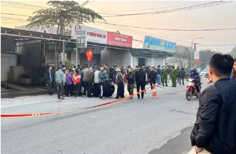 Xe tải tông 3 người thương vong khi đang đi thể dục sáng -0