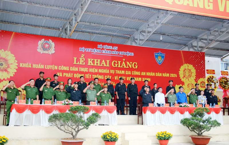Tổ chức huấn luyện cho các công dân tham gia nghĩa vụ CAND -0